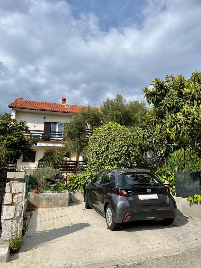 Apartmani Zora Cres Bagian luar foto