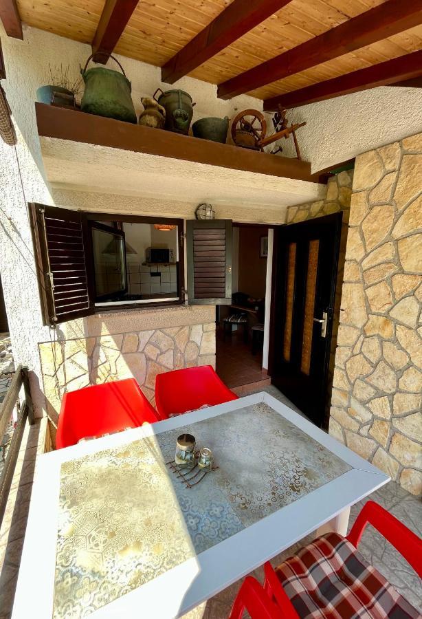 Apartmani Zora Cres Bagian luar foto